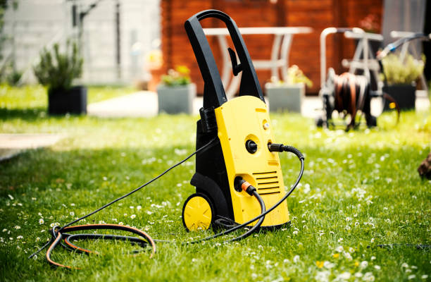 Best Animal Enclosure Cleaning  in Freer, TX